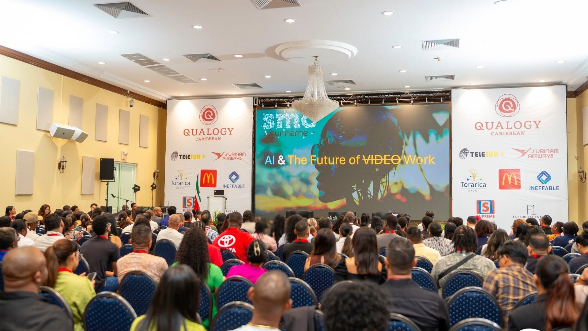 SAIS audience experiencing a live technology and business session